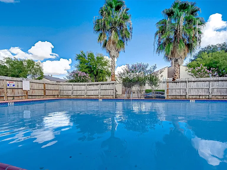 8312 Augustine Dr #D — Photo 36
