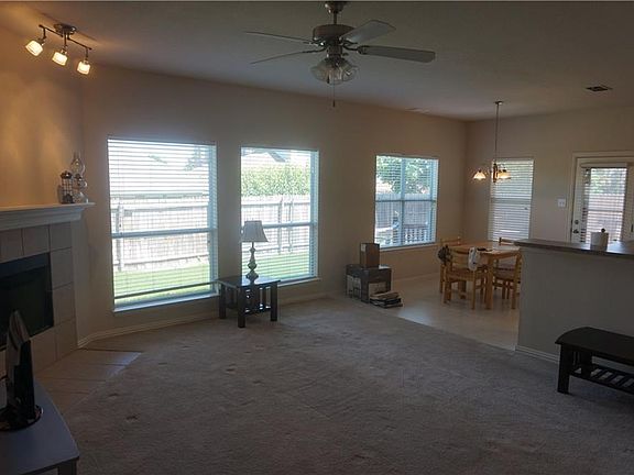 5th image of 921 Mesa Vista Dr