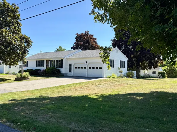 95 Gendron Drive, Wells, ME 04090