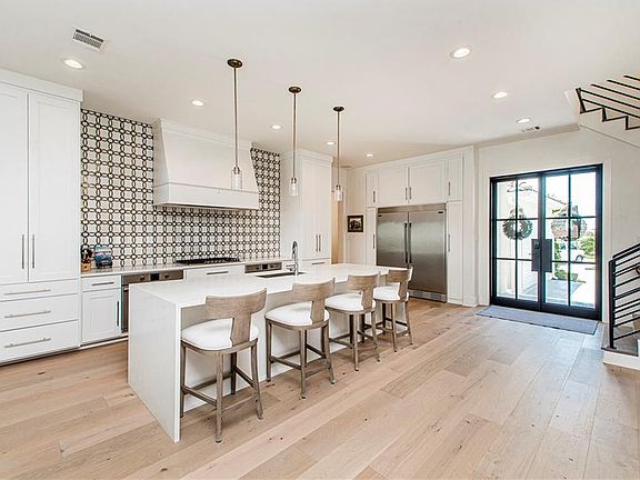 5th image of 3018 Marina Villa Dr N