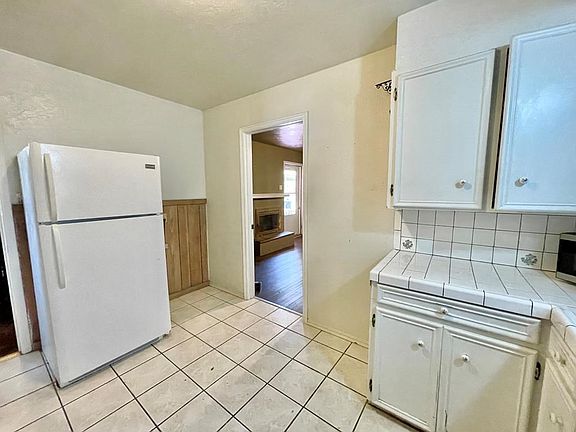 3rd image of 421 Dallas St
