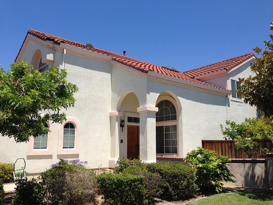 1st image of 215 Meadowland Dr