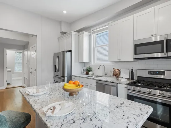 119 Heath St #2, Somerville, MA 02145