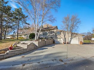 1 Skyview Dr, Sauk Rapids, MN 56379