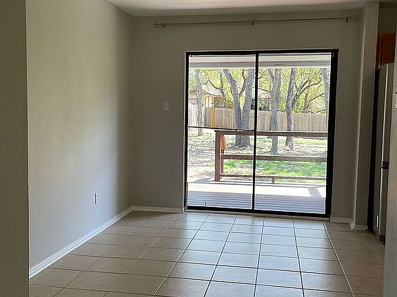 5th image of 8 Brookmeadow Dr