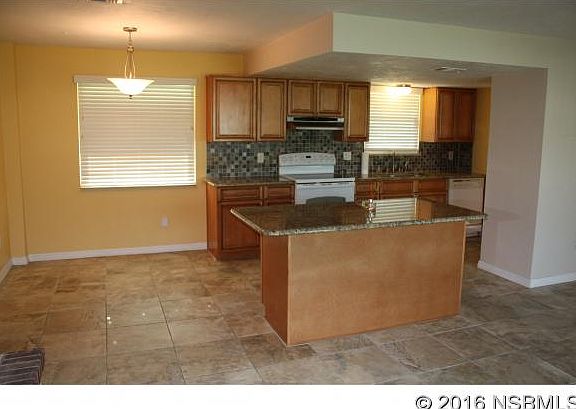 3rd image of 901 W Indian River Blvd