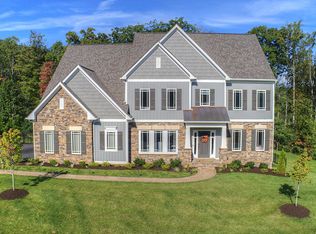 6910 Fairway Ridge Rd, Roanoke, VA 24018