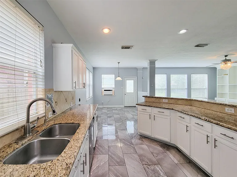 7506 Boxwood Ridge Ln — Photo 18