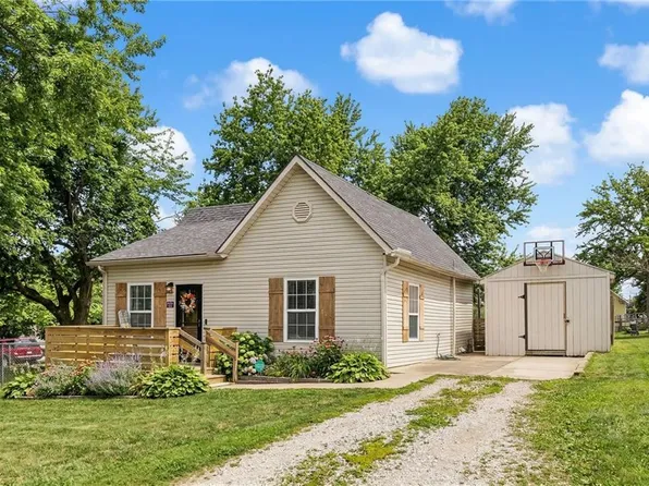 11512 N McGee St, Kansas City, MO 64155