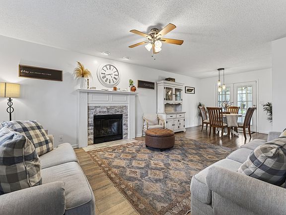 5th image of 2604 Marymont Dr