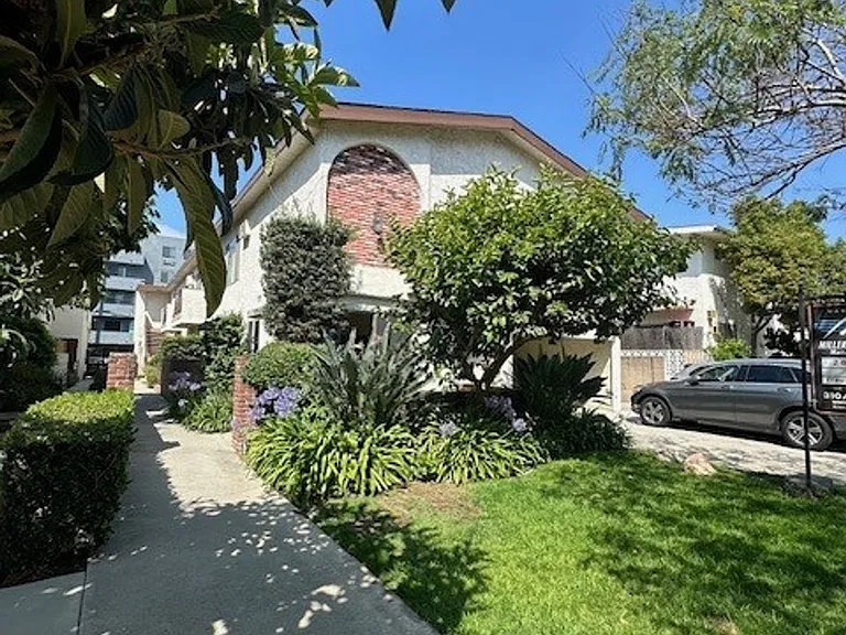 m3747 — Photo 1