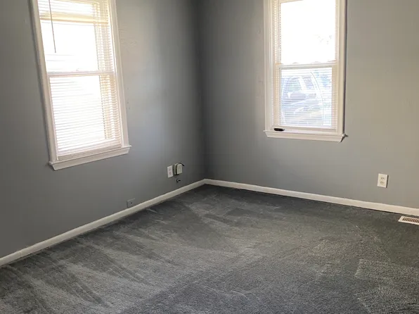 23769 Lambrecht Ave, Eastpointe, MI 48021
