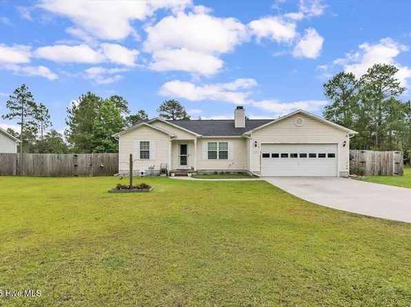 136 Van Riggs Road, Hubert, NC 28539