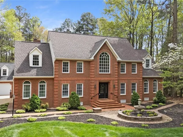 6007 Country Walk Rd, Midlothian, VA 23112