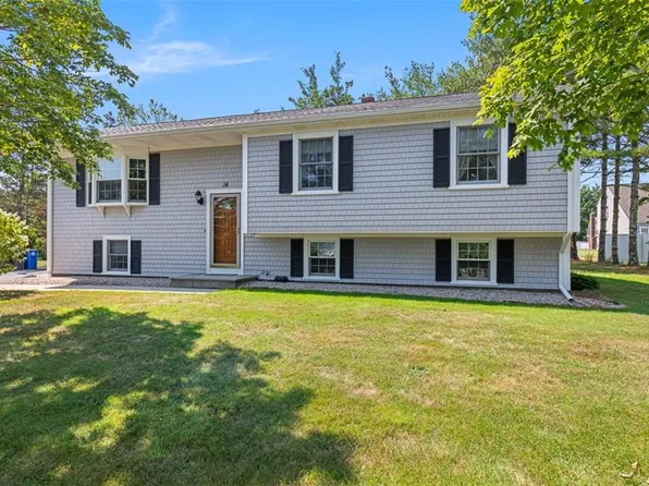 14 Davisville Ln, Narragansett, RI 02882