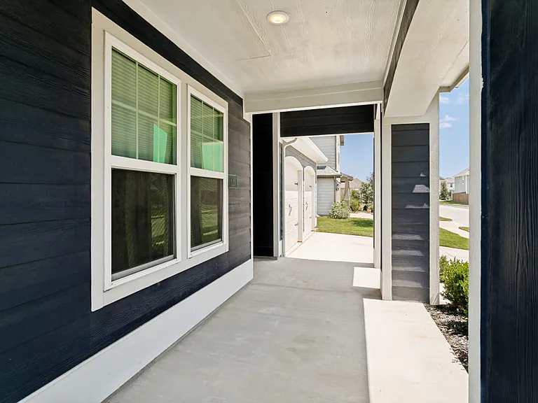 616 Timberwood Dr — Photo 2
