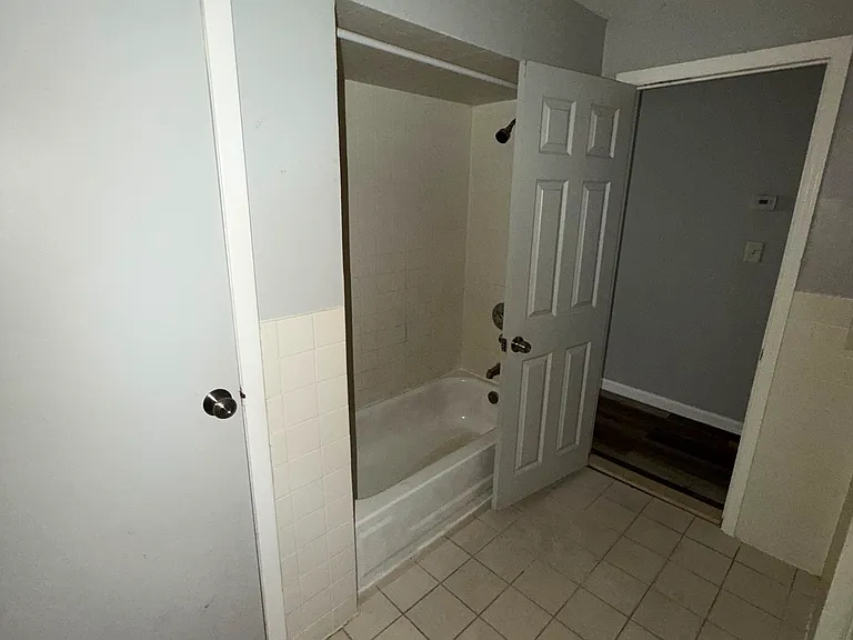 220 3rd St #3 — Photo 6