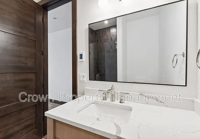 317 Akers Ln #G — Photo 37