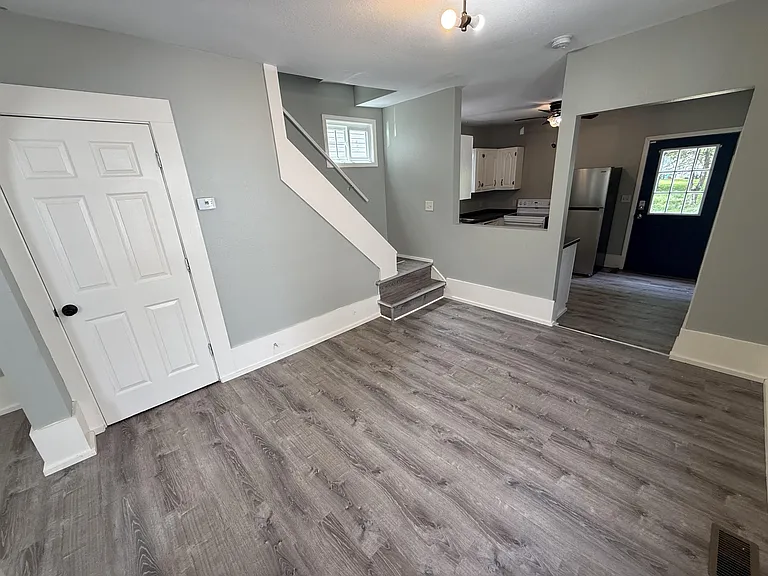 339 S Union Ave — Photo 1