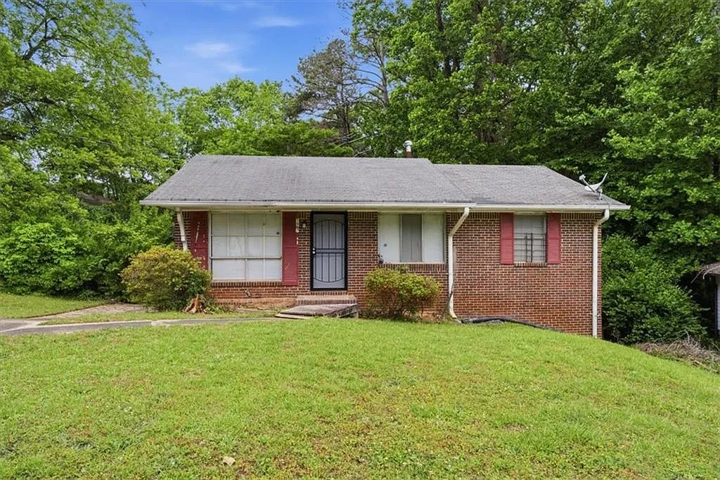 3 bed, 1.0 bath, 950 sqft, $1,650 — Photo 1