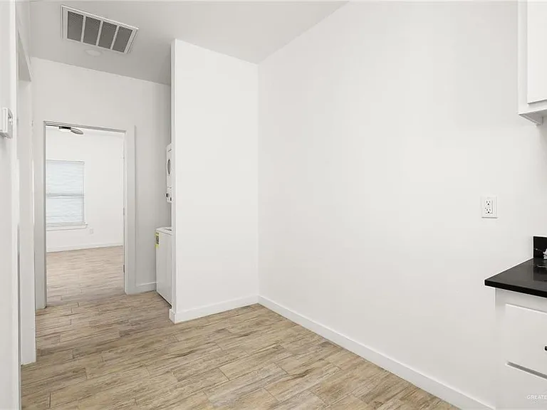 1429 W Harrison Ave #9 — Photo 7