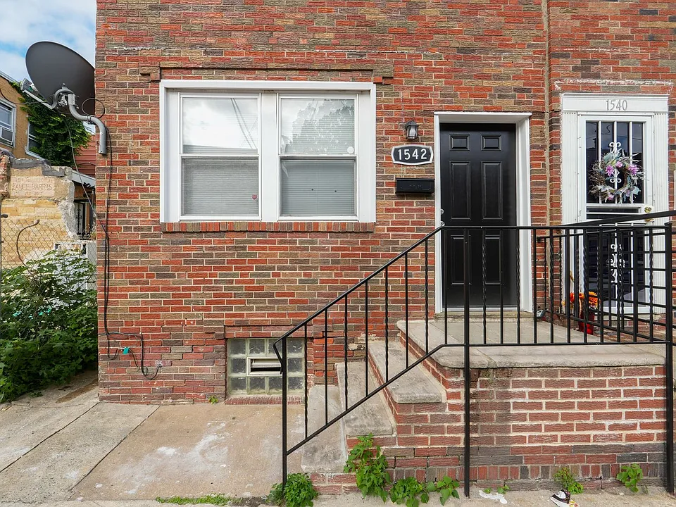 1542 S 27th St