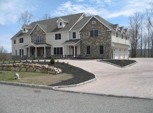 51 Juniper Ter, Tuxedo Park, NY 10987