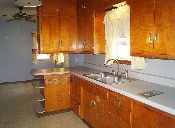 5th image of 2022 J St