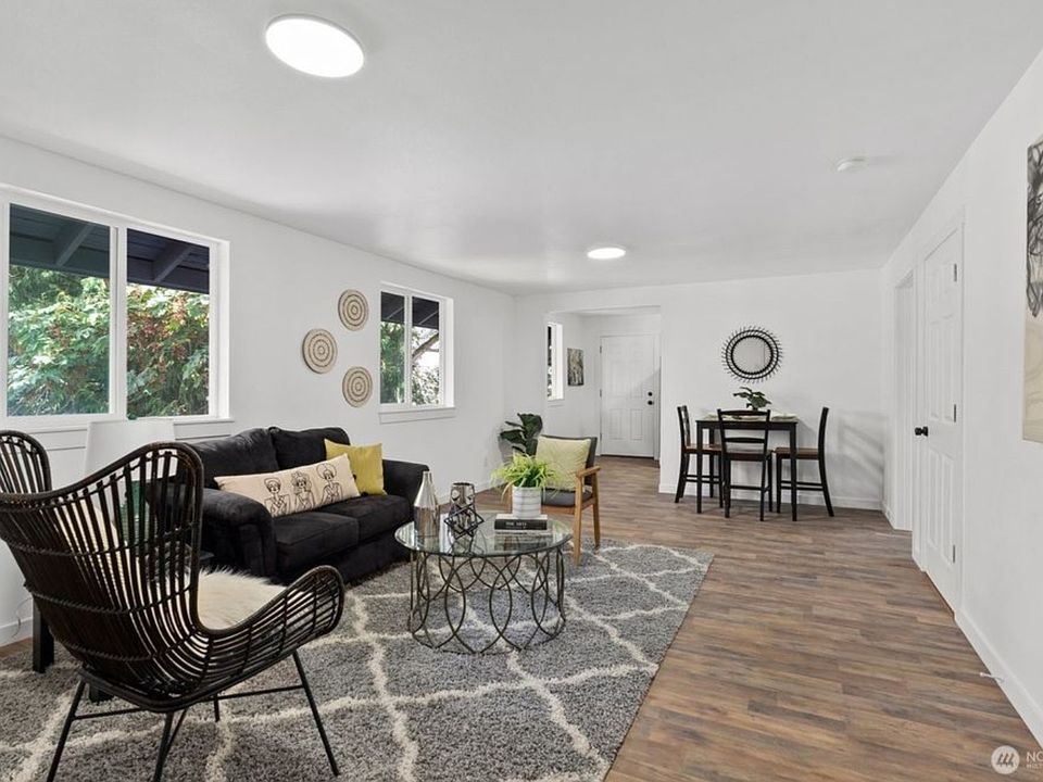 1st image of 114 N Gold St APT 1