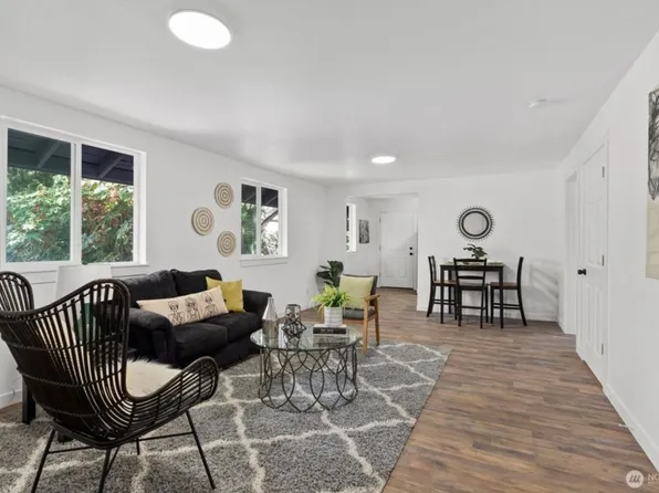 114 N Gold St APT 1, Centralia, WA 98531