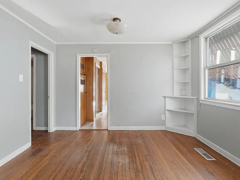 2204 Tierney Rd — Photo 8