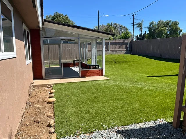 4 bed, 2015 sqft, $950 — Photo 2