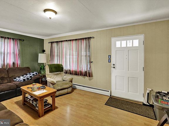 5th image of 227 E Noble Ave