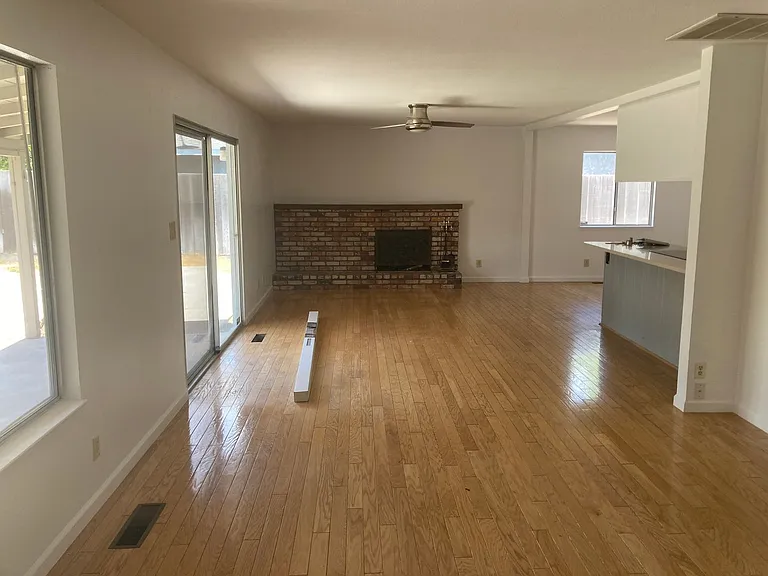 1229 Eastridge Dr — Photo 25