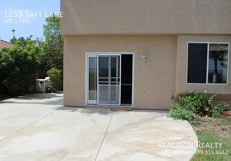 1253 Taft Ln — Photo 8