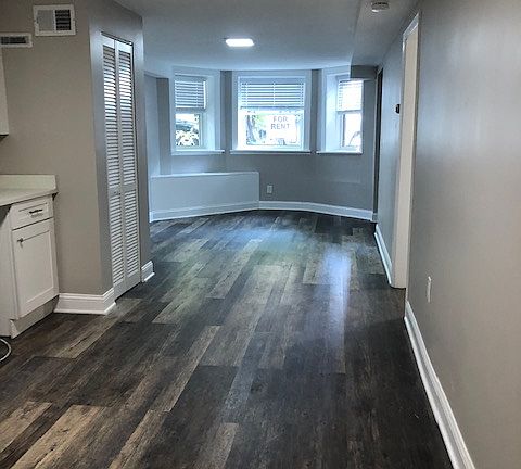 2nd image of 2136 N Sheffield Ave #G