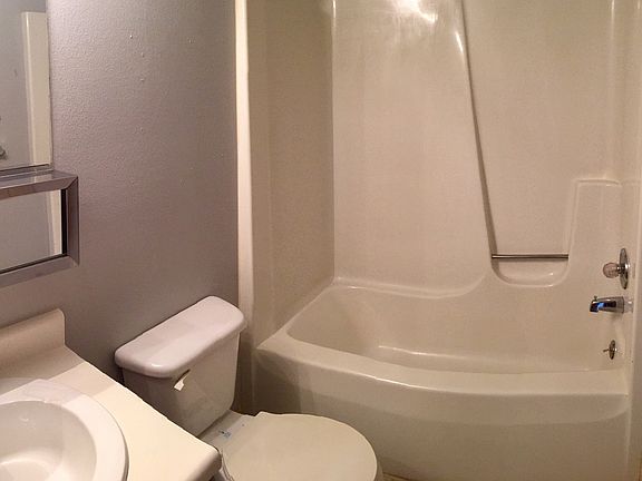 4th image of 1450 42nd St SE APT 2