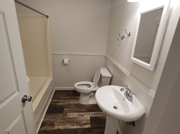 615 S Lucas Ave #1, Eagle Grove, IA 50533