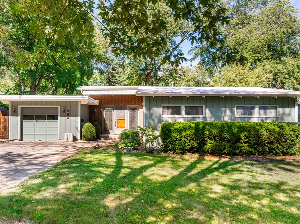 417 E Royal Dr, Dekalb, IL 60115