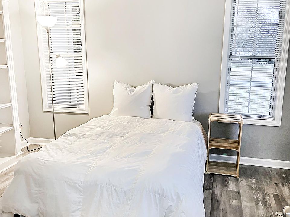 Floor lamp works through light switch with optional reading light