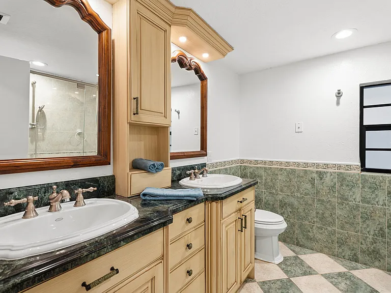 114 S Lake Dr — Photo 25