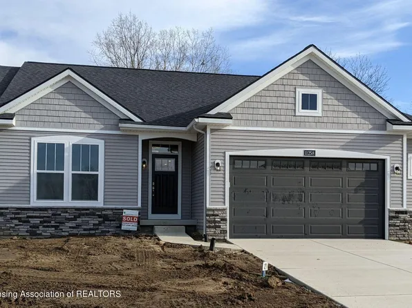 11258 Traverse Dr, Grand Ledge, MI 48837