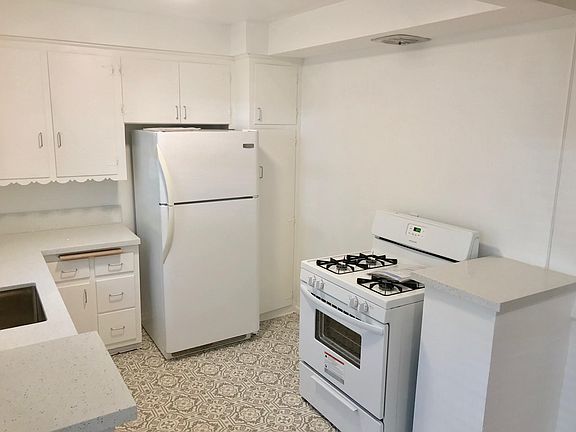 3rd image of 1266 N Laurel Ave APT 8