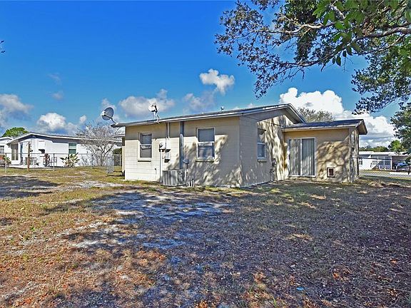 3rd image of 421 Briarwood Ln #421