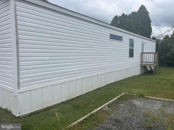 65 Saint Clairs Vlg, Morgantown, WV 26505