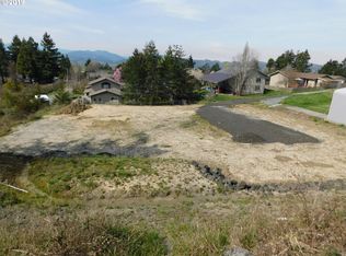 1871 21st St, Myrtle Point, OR 97458