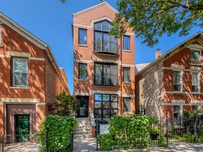 2428 W Thomas St #1, Chicago, IL, 60622