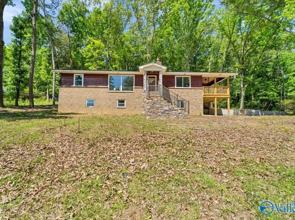 112 N Greenway Dr, Trinity, AL 35673