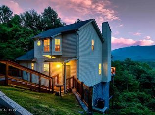 1467 Zurich Rd, Gatlinburg, TN 37738