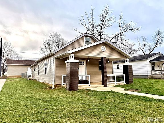 2nd image of 706 N Desloge Dr
